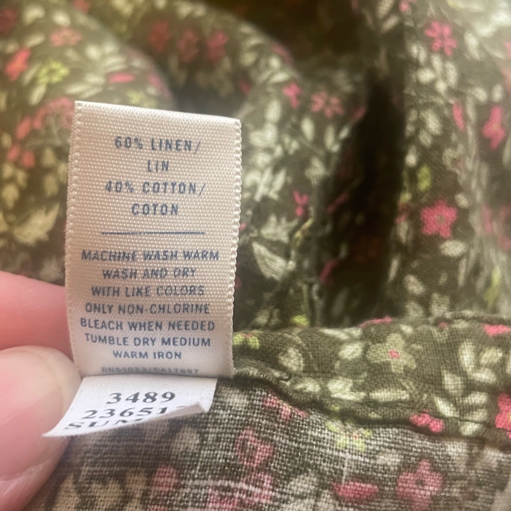 Olive ditsy floral Old Navy miniskirt, size 6 green linen/cotton blend ~2002-ish - Picture 4 of 7